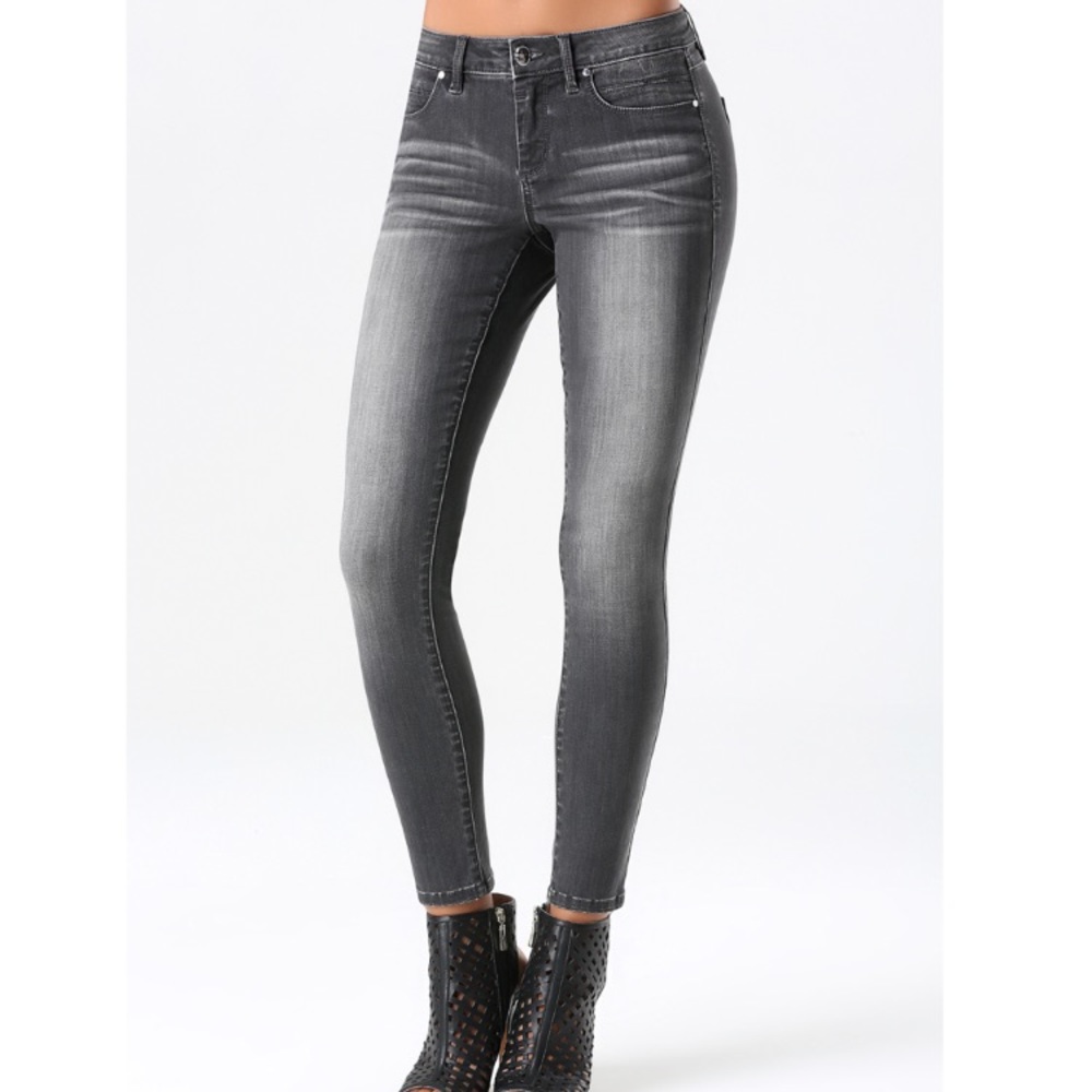 💕 BEBE Jeans 26 💕
